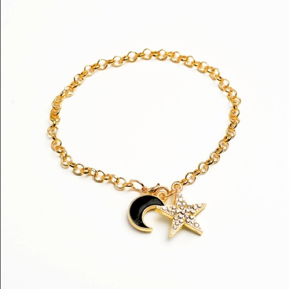 CLEARANCE NEW Star and moon charm bracelet in gold - Picture 6 of 6